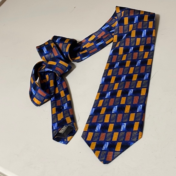 Valentino 90’s silk tie - Picture 1 of 3